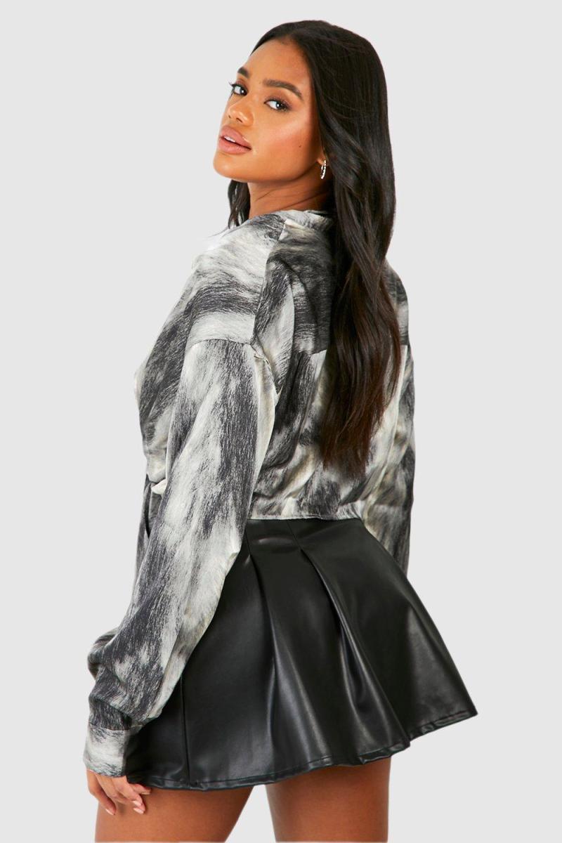 Атласна сорочка з абстрактним краваткою