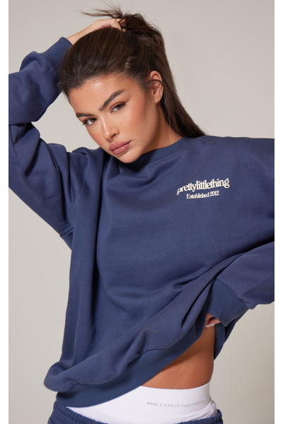 Темно-синій оверсайз-світшот преміум-класу PRETTYLITTLETHING