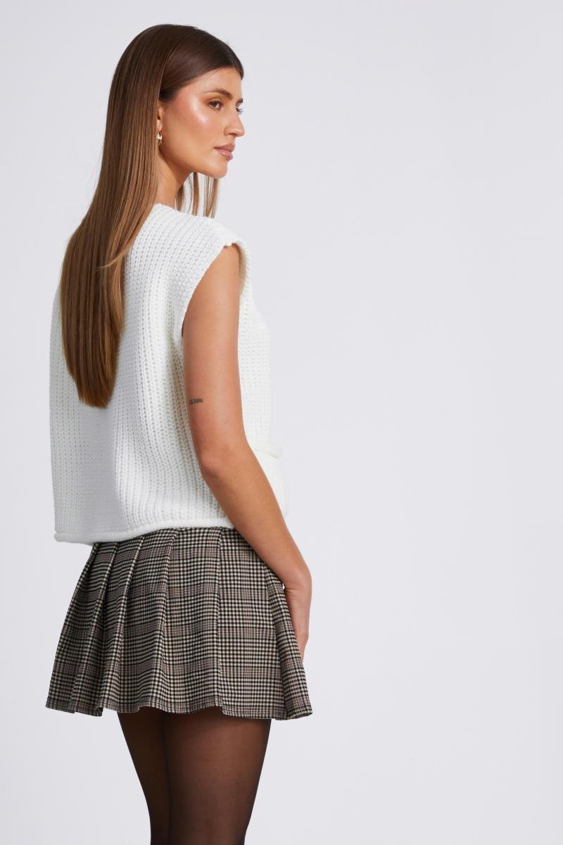 Бежевий в'язаний кардиган без рукавів