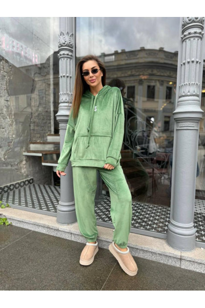 Велюровий костюм на хутрі 